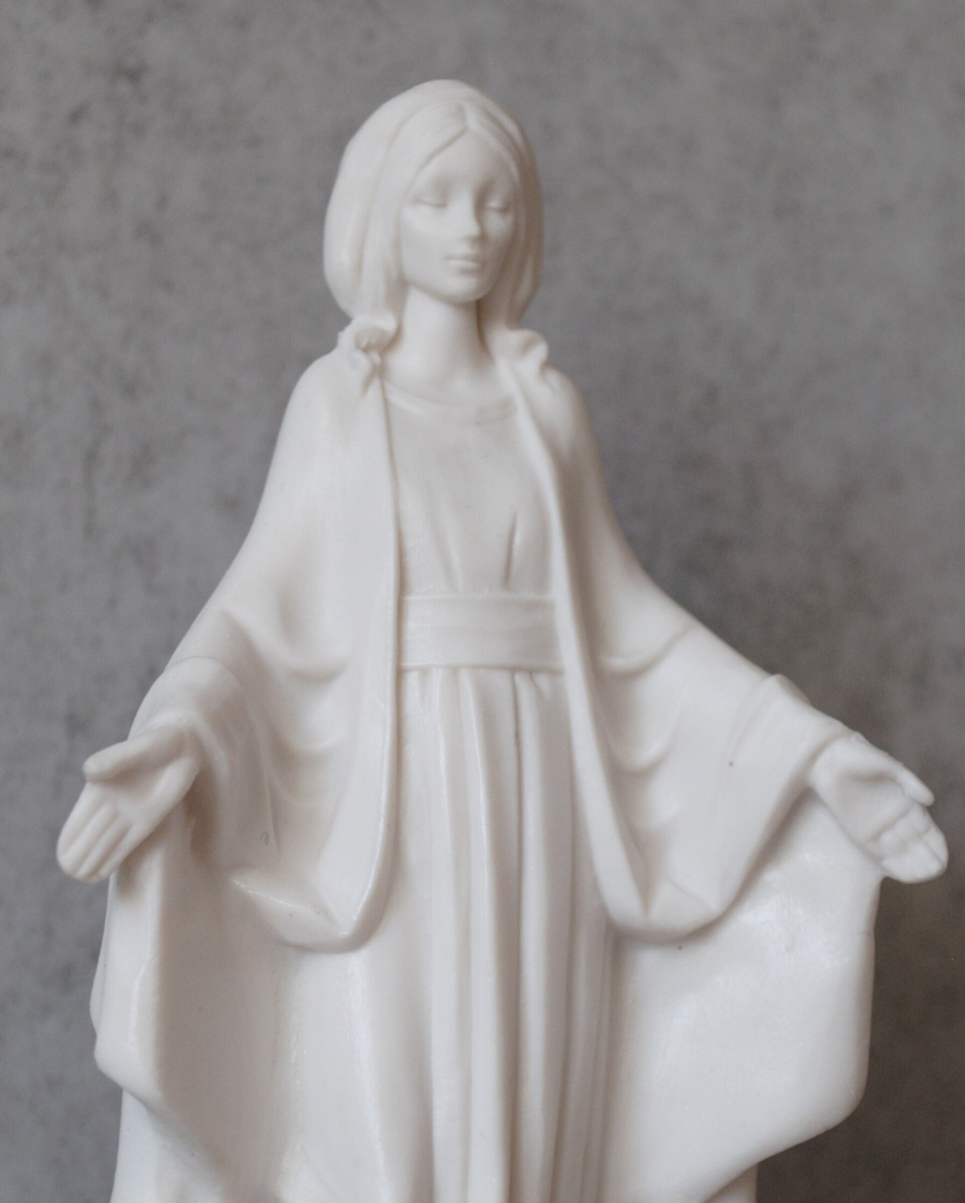 Reina de la Paz - blanco - 4